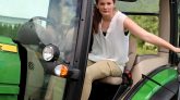 Theresa Wallnöfer war Siegerin beim Traktor-Geschicklichkeitsfahren in Barwies, Foto: Knut Kuckel