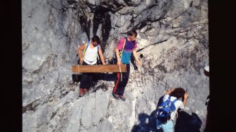 Instandhaltung des Griesspitz-Symbols, Foto: Berglerverein Mieming