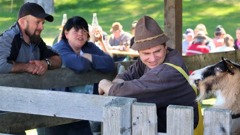 Frühjahrsschafbad in Fiecht, Foto: Knut Kuckel