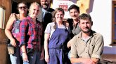 Hochfeldernalm-Team: "Jetzt machten wir erst mal ein paar Tage Betriebsferien, dann sehen wir uns in der Wintersaison 2017/2018 wieder." - Foto: Knut Kuckel