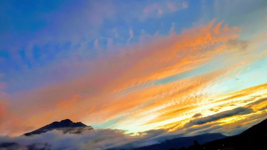 Sonnenaufgang in Mieming mit Blick auf die Hohe Munde. Foto: Knut Kuckel