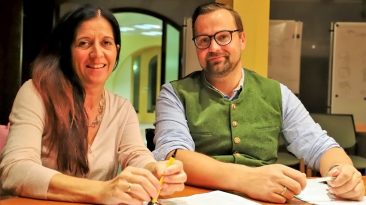 Maria Thurnwalder und Mathias Fink stellten im Gespräch mit Mieming.online das neue Zeitfenster-Programm vor. Foto: Knut Kuckel