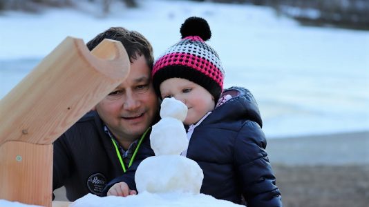 Kinderträume im Winter - das Badesee-Projekt nimmt Gestalt an. Foto: Knut Kuckel