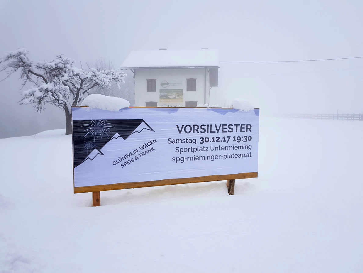 Vor-Silvester - Die SPG Mieminger Plateau lädt zum Vorfeiern auf den Sportplatz in Untermieming, Foto: Mieming.online