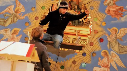 Am Dienstag nach Ostermontag wurde das Heilige Grab in der Kirche Untermieming abgebaut. Foto: Knut Kuckel