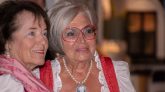 Hiltrud Unverzagt mit Martha Pirktl vom Alpenresort Schwarz Foto: Andreas Fischer